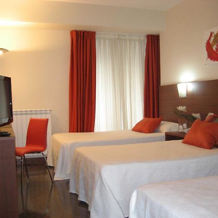Hotel Txartel Lasarte Oria Bagian luar foto