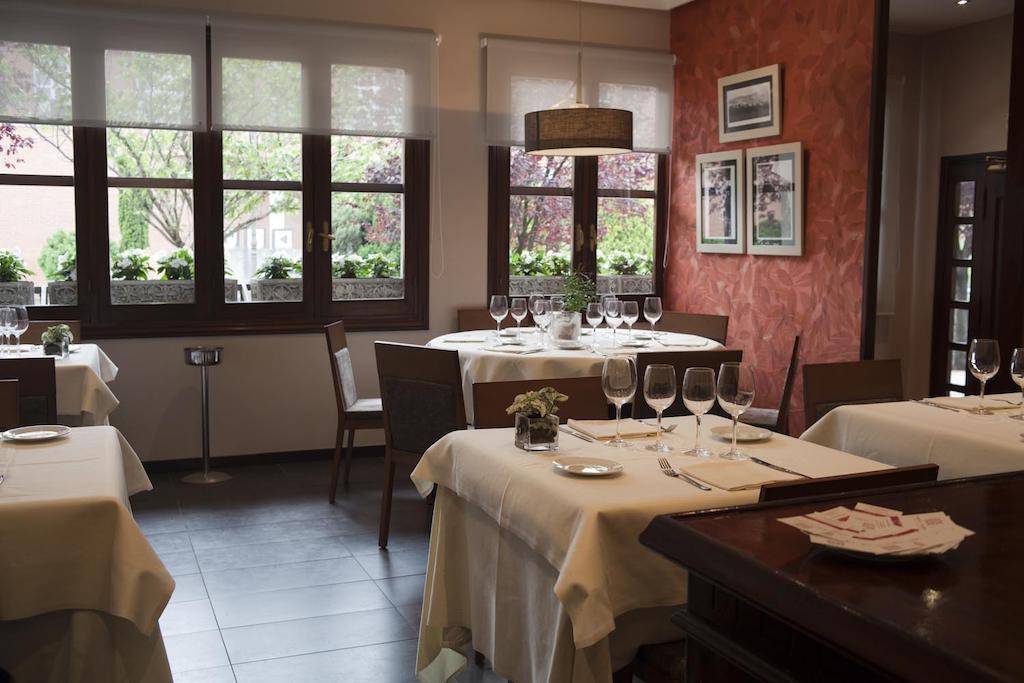 Hotel Txartel Lasarte Oria Bagian luar foto