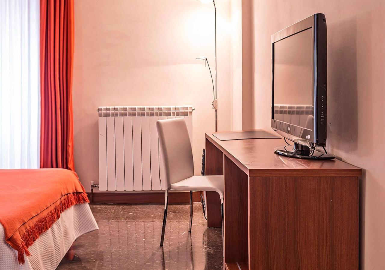 Hotel Txartel Lasarte Oria Bagian luar foto