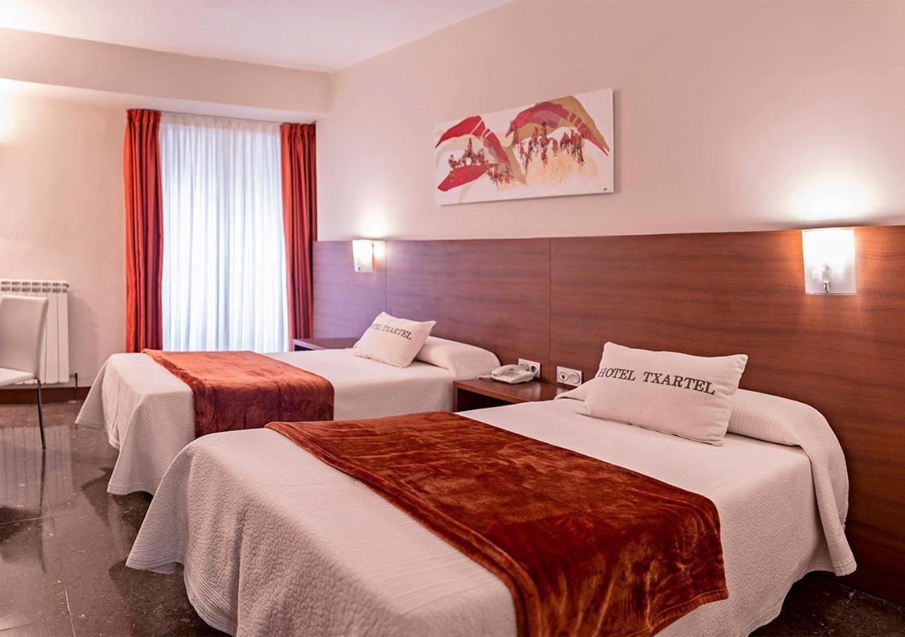 Hotel Txartel Lasarte Oria Bagian luar foto